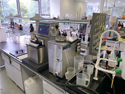 銅川市實驗室搬家公司堅持攻堅克難