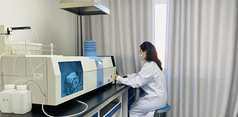 加強實驗儀器維護 確保設備穩定運行--榆陽區市場抽檢快檢服務中心開展年末實驗室安全維護工作